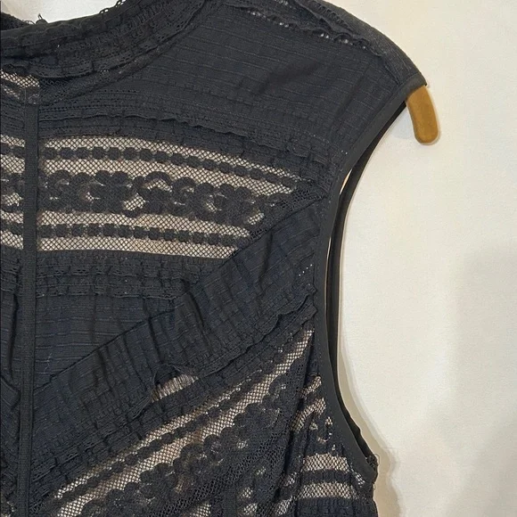 VENUS Black High Low Lace Dress - Picture 3 of 16